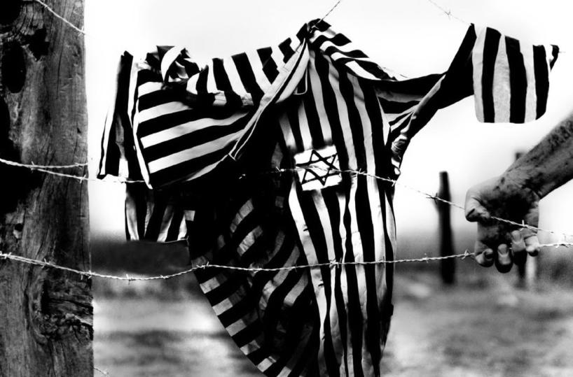 Storia sottosopra sulla Shoah, e uno su cinque omaggia il Duce
