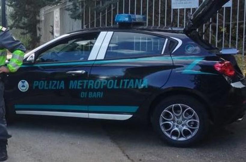 Bari, assalto al tir: banditi sparano contro Polizia metropolitana