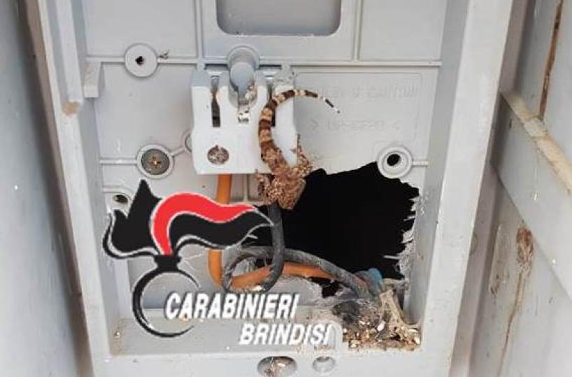 Brindisi, scoperto by-pass per sottrarre illegalmente elettricità: un arresto