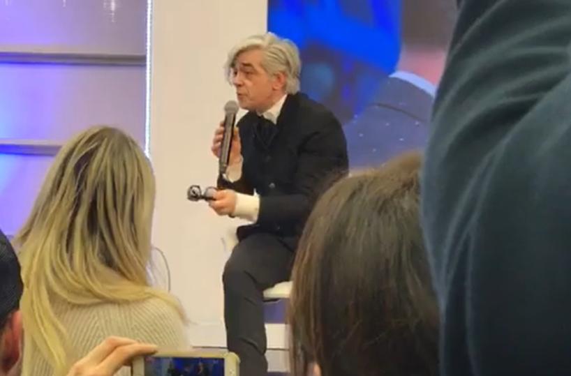 Sanremo, scontro a distanza Bugo - Morgan, rivedi le dirette delle due conferenze