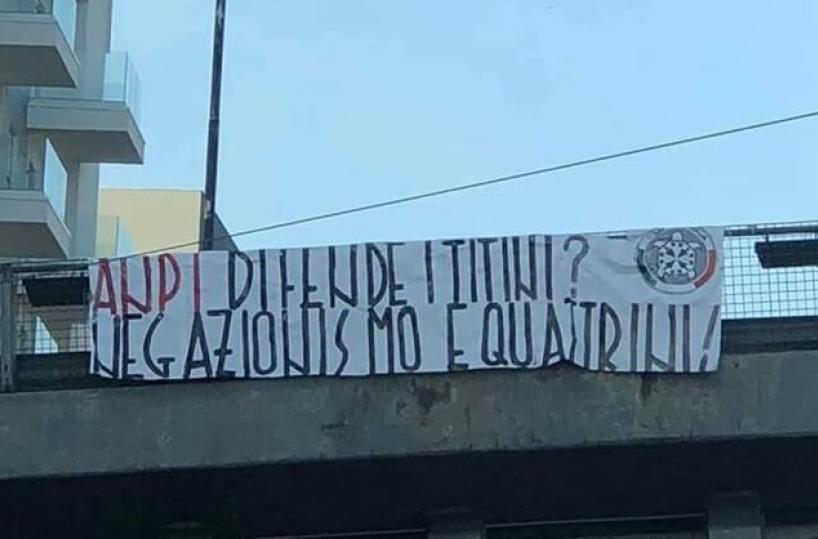 Bari, striscione di Casapound contro Anpi: «Basta, ne risponderanno in tribunale»