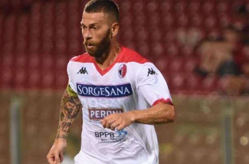 Bari, il bomber Antenucci sprona e invita i tifosi allo stadio 