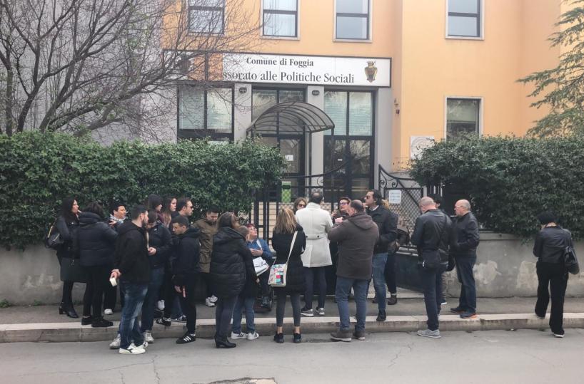 Foggia, mamme di disabili protestano davanti l'Assessorato alle Politiche Sociali