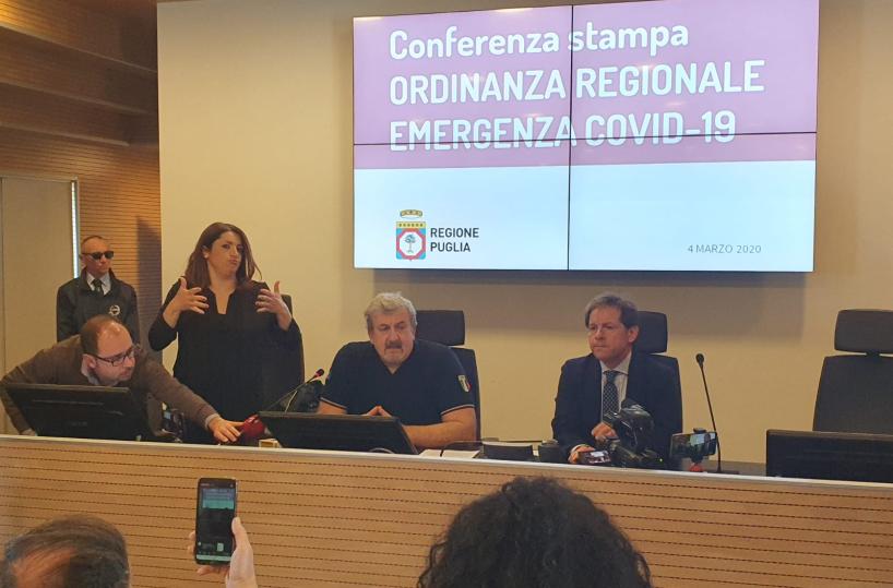 Coronavirus, Emiliano: «Invito le famiglie a non mandare i figli a scuola»
