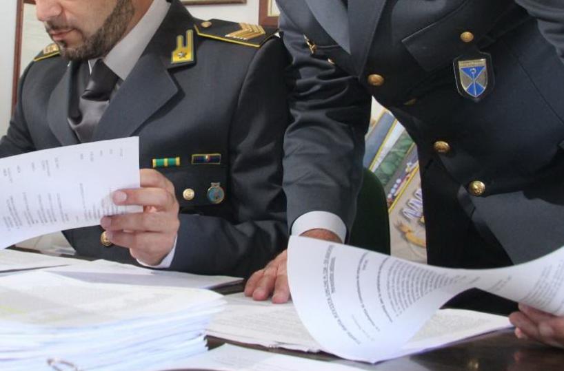 Monopoli, truffarono anziana convincendola a vendere casa: in 7 a processo