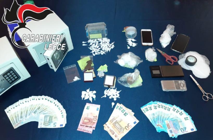 Lizzanello, presa coppia di spacciatori: sequestri due atti di cocaina