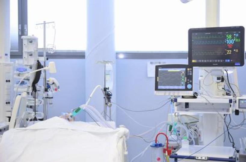 Coronavirus, Emiliano: possiamo gestire 1000 ricoveri, ma senza altri 200 ventilatori non riusciremo  a salvare tutti