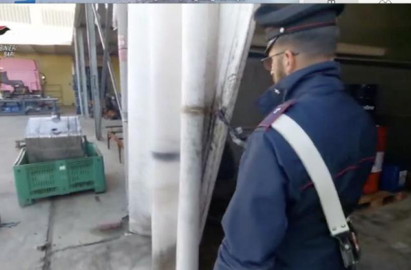 Bitonto, ladri in un deposito di detriti: uno preso, gli altri due fuggono
