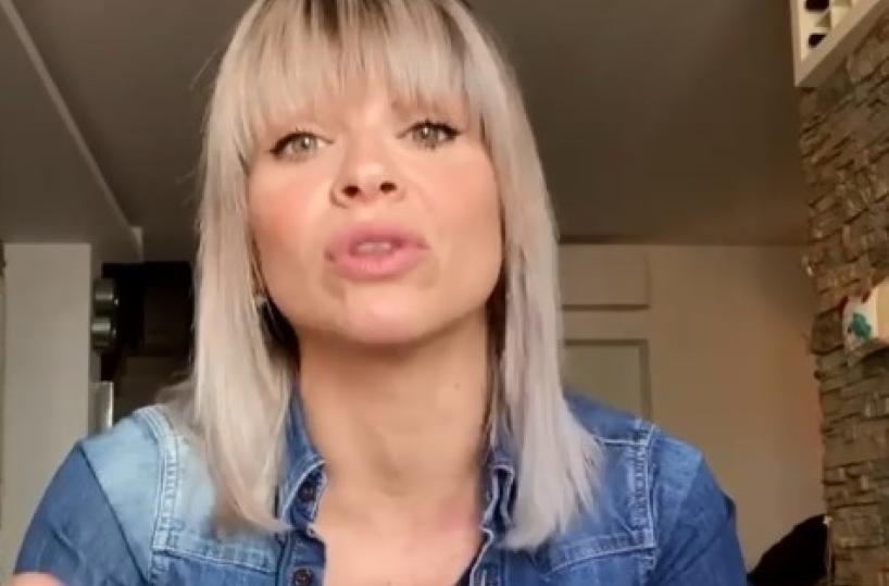 Coronavirus, Alessandra Amoroso saluta il Salento a distanza: «Resto a Roma per tutelare i miei»