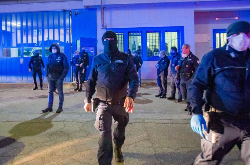 Melfi, dopo rivolta in carcere 70 detenuti trasferiti in tutta Italia 