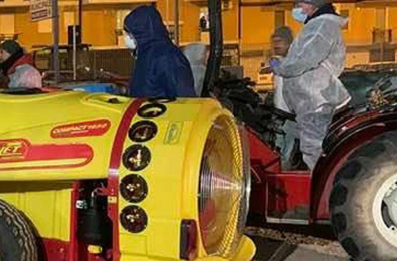 Andria, trattori agricoli a disposizione per la sanificazione