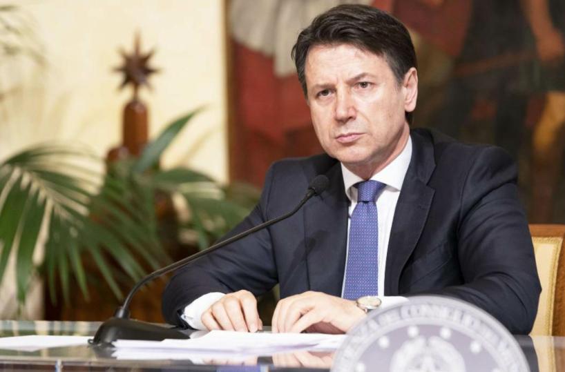 Buoni spesa e soldi ai Comuni: Conte vara nuovo Dpcm. Il plauso di Decaro (Anci)