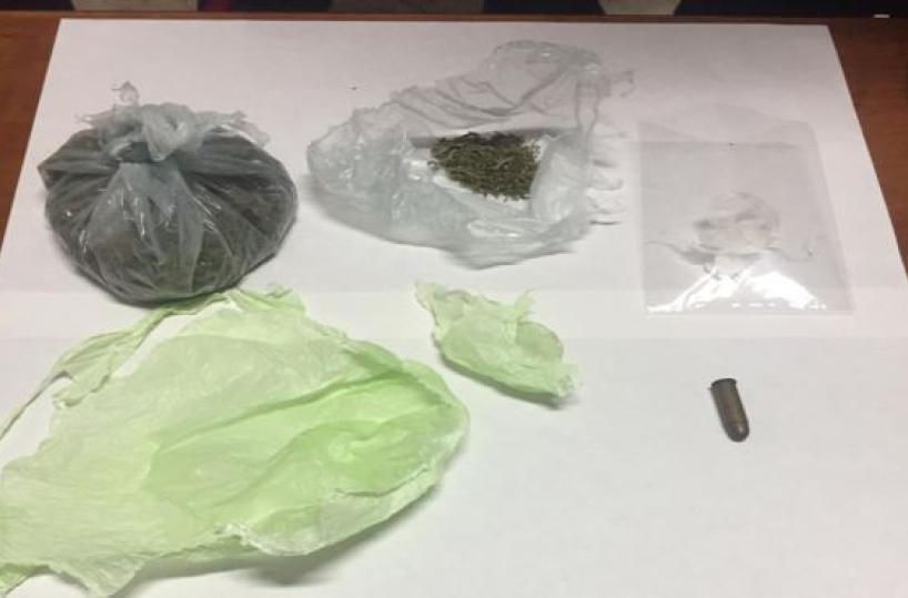 Aradeo, a spasso con la droga nello zaino: arrestati 3 trentenni