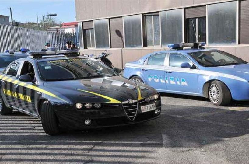 Manfredonia, polizia e GdF controllano auto sul carro attrezzi e ci trovano la cocaina