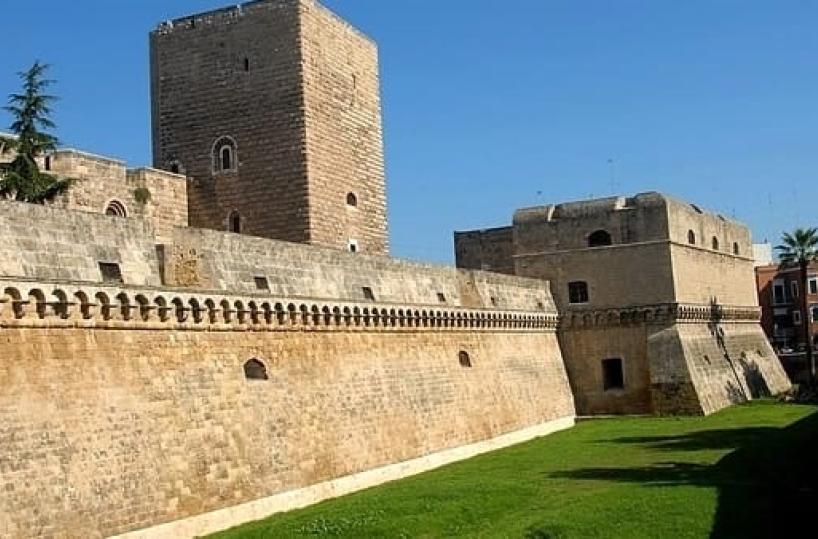 Una storia raccontata tra medioevo laico e medioevo immaginario