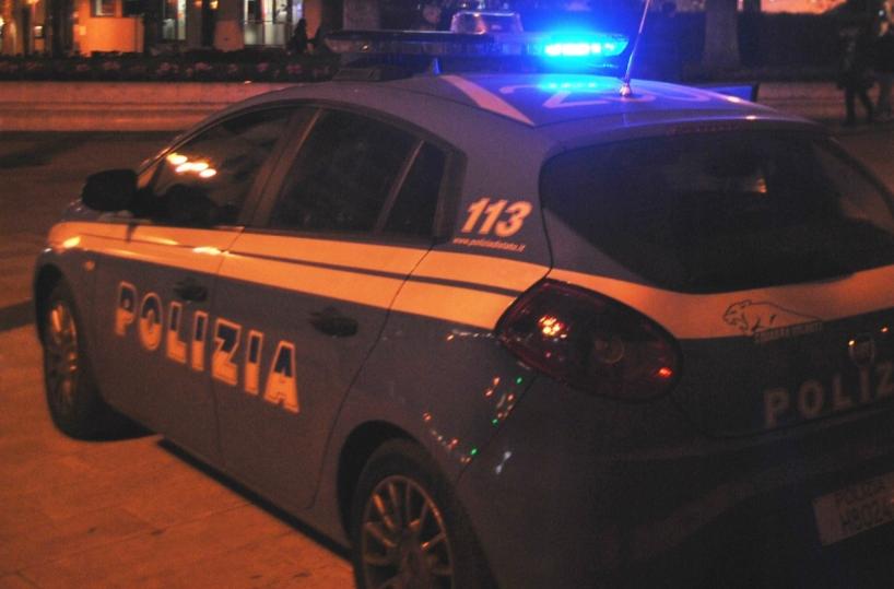 Taranto, ladri sorpresi a rubare in un bar: arrestati all'arrivo della polizia  