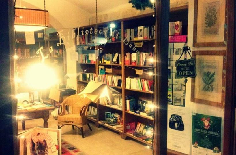 Trani, su Fb i libri si leggono in lingua originale: l'idea virale di una libreria 
