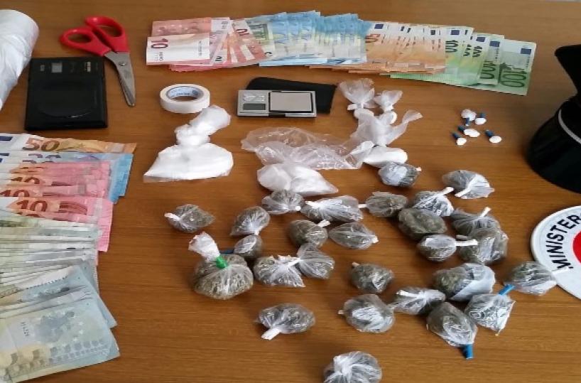 Leverano, in casa droga e denaro contante: arrestato 37enne