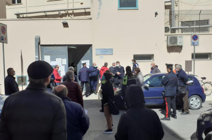 Barletta, ressa davanti all'ex ospedale per il ritiro dei farmaci 