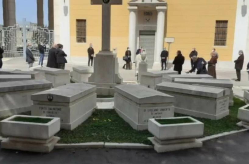 Cerignola, in 25 al funerale del parroco: scattano le polemiche