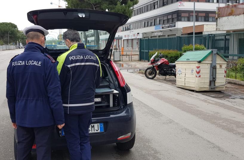 Foggia, scontro auto-moto in corso del Mezzogiorno: ferito un centauro