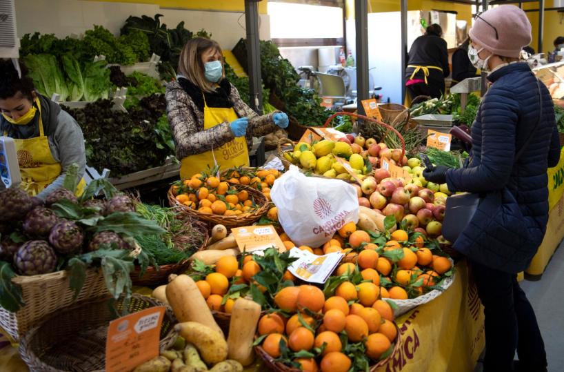 venditori al mercato