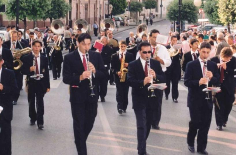 Bari, appello corale a Conte dalle bande musicali: «Reddito di cittadinanza o moriremo»