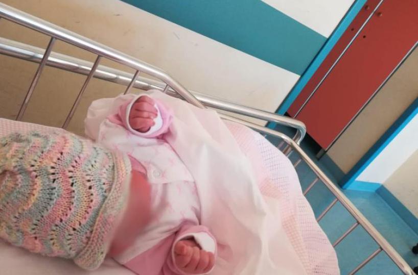 Barletta, parla la mamma che ha partorito in strada: «Mia figlia ha rispettato perfettamente la fase 2»