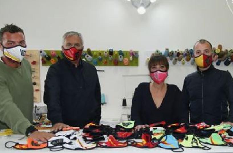 Lecce calcio, sarta-tifosa regala 70 mascherine personalizzate al club giallorosso