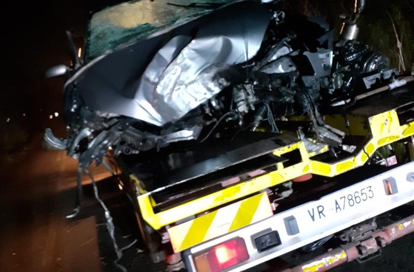 Taranto, scontro frontale tra due auto sulla SS100: due morti di 57 e 35 anni