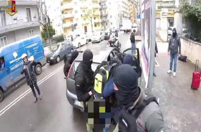 Somalo fermato a Bari con foto Vaticano nel telefono: condannato per terrorismo internazionale