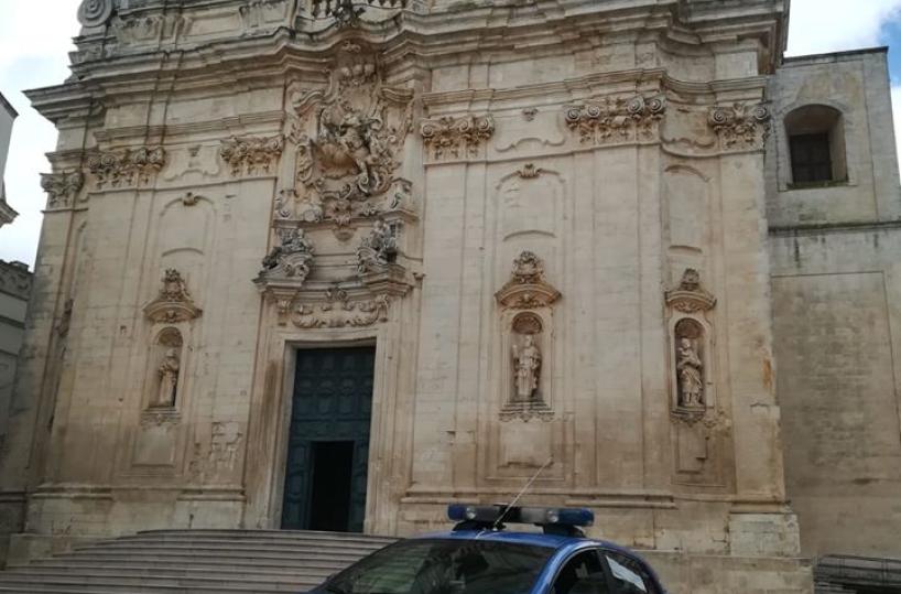 Martina Franca, vandalizzano un'auto: 2 indagati, tra loro anche un minorenne