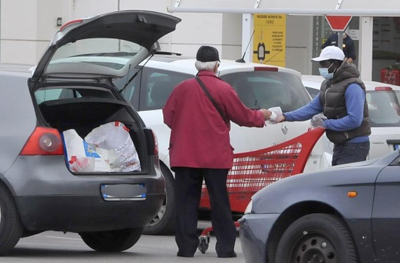 Torna il racket delle elemosine: «Dobbiamo aiutare i fratelli»
