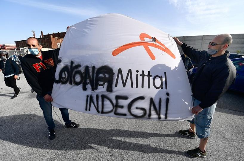 Taranto, Mittal tratta sull'addio. La palla torna al Governo