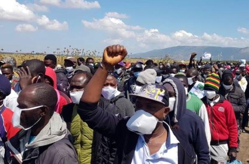 Foggia, la marcia dei migranti davanti la Prefettura: «Mancano i diritti»
