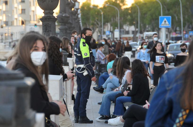 A Bari riprende la movida, Decaro cita Ghali: «Non vogliamo uccidere il mood. Vogliamo uccidere il virus»