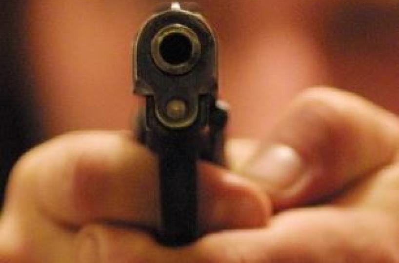 Vieste, spara alla gamba del fratellastro dopo diverbio: 26enne ricercato 