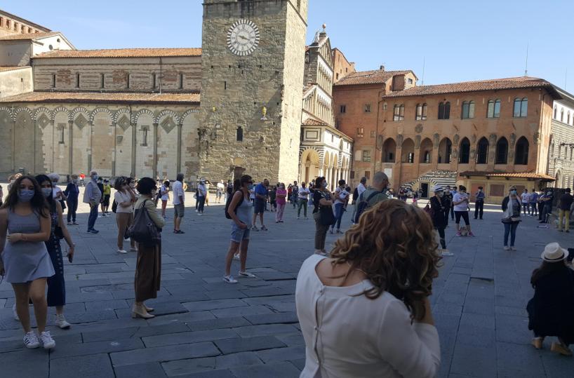 Gli insegnanti vogliono riaperte le scuole