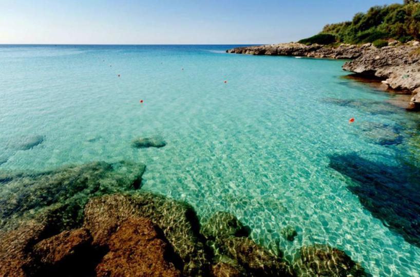 Pulsano, weekend di caos: sindaco rinvia apertura spiagge libere di una settimana