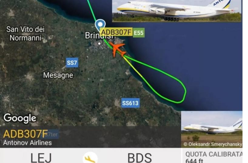 Brindisi, nell'aeroporto atterra uno degli aerei più grandi del mondo