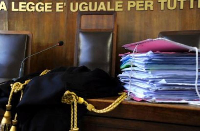 Bari, «pizzo» a discoteca chieste tre condanne dalla Dda