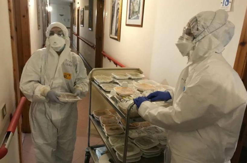 Coronavirus, ecco gli orrori della rsa di Soleto. La Regione: «Chiudere»