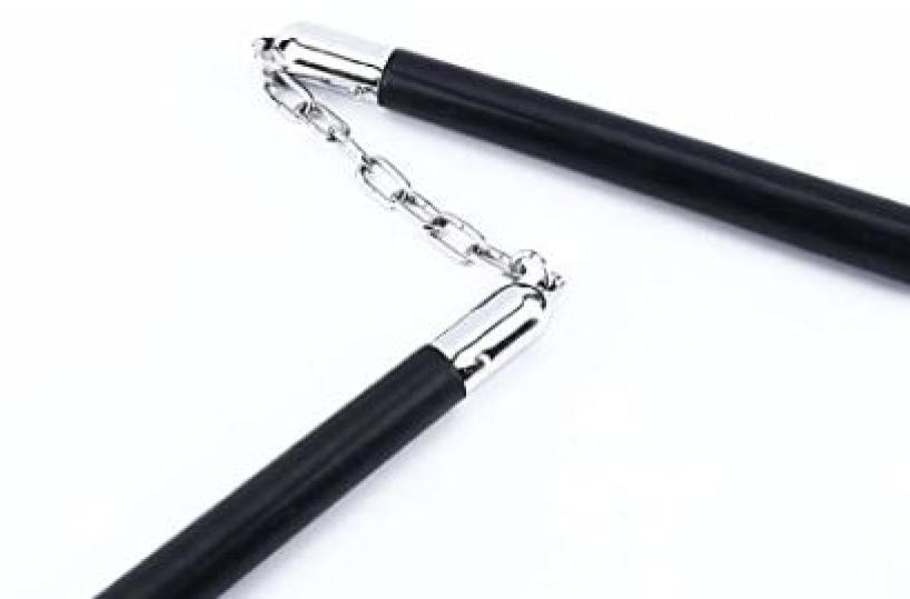 Taranto, uomo picchiato con «nunchaku» e rapinato di 900 euro: arrestato 55enne  