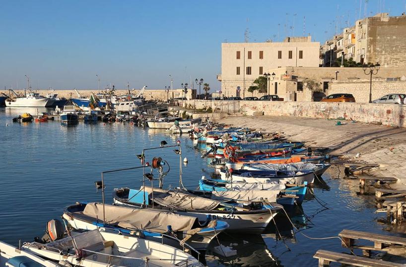 Bisceglie, appello ai turisti: «venite qui in vacanza»