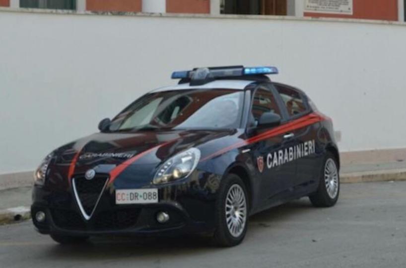 Bisceglie, 16enne picchiato in piazza durante una rissa: naso rotto, indagano i cc