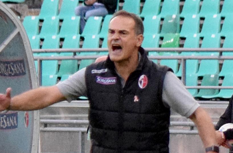 C’è aria di fronda tra i club: il Bari vuole palla al centro