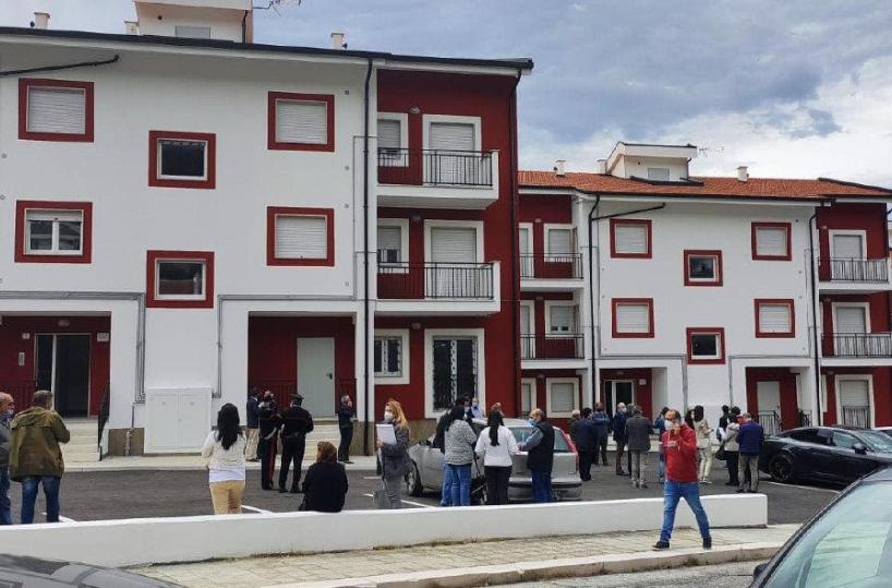 San Giovanni Rotondo, l'Arca consegna 18 alloggi. Emiliano: «Casa è sinonimo di dignità»