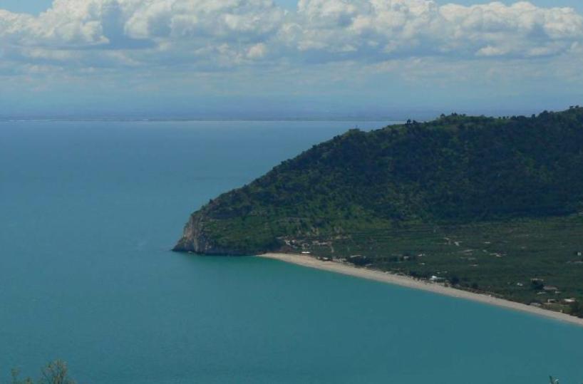 Mattinata, spiagge libere interdette dai commissari 