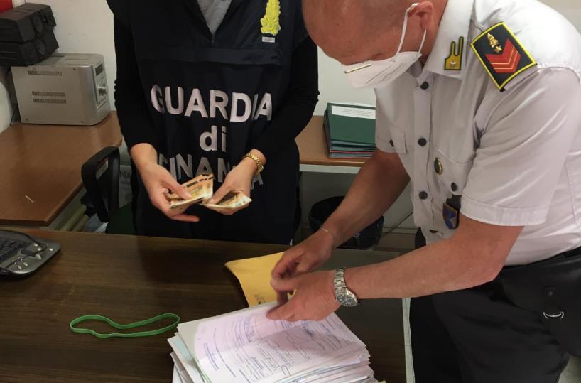 Lecce, protesi e mazzette: in cella imprenditore e una dirigente Asl