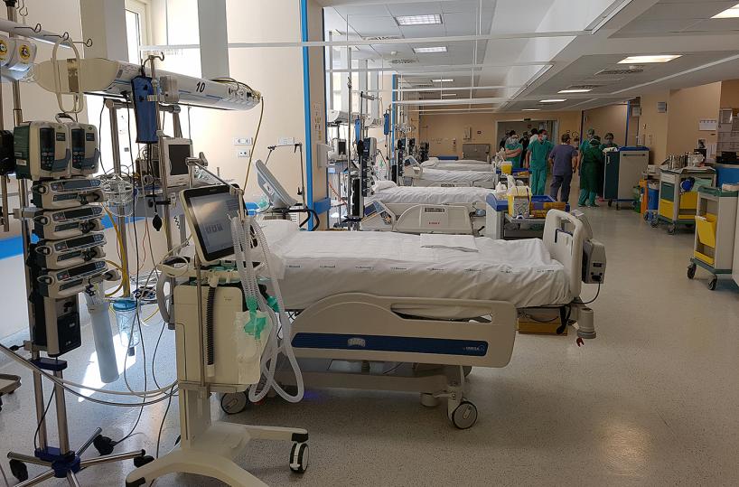 Puglia punta su rete ospedali Covid con 260 posti in più di rianimazione 